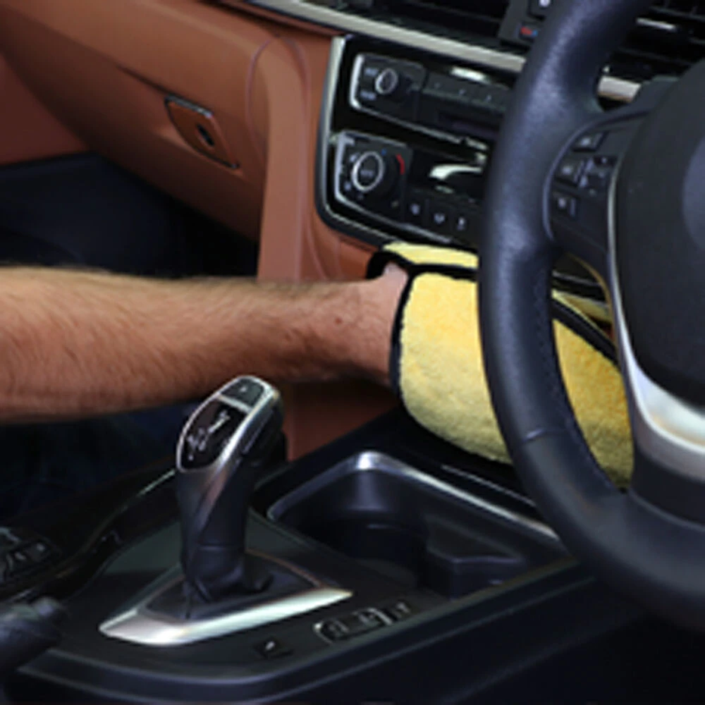 Turtle Wax Grip It Dust Magnet Mitt 2 Turtle Wax Grip It Dust Magnet Mitt - Image 2